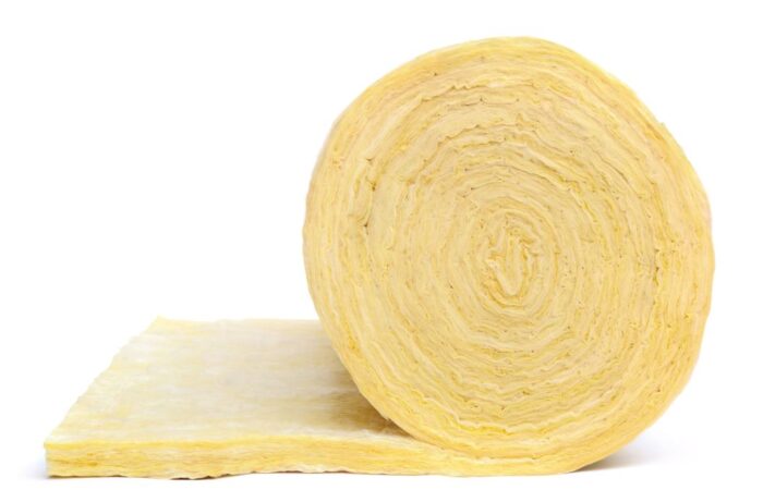 بكرة عريضة من ألياف العزل الزجاجية الصفراء اللون