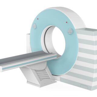 جهاز طبي اسطواني الشكل لونه سماوي في منتصفه فتحة يمر منها سرير طويل